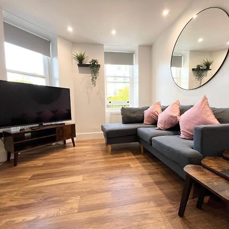Lovely Apartment, One Minute From Bournemouth Beach And Town. Buitenkant foto