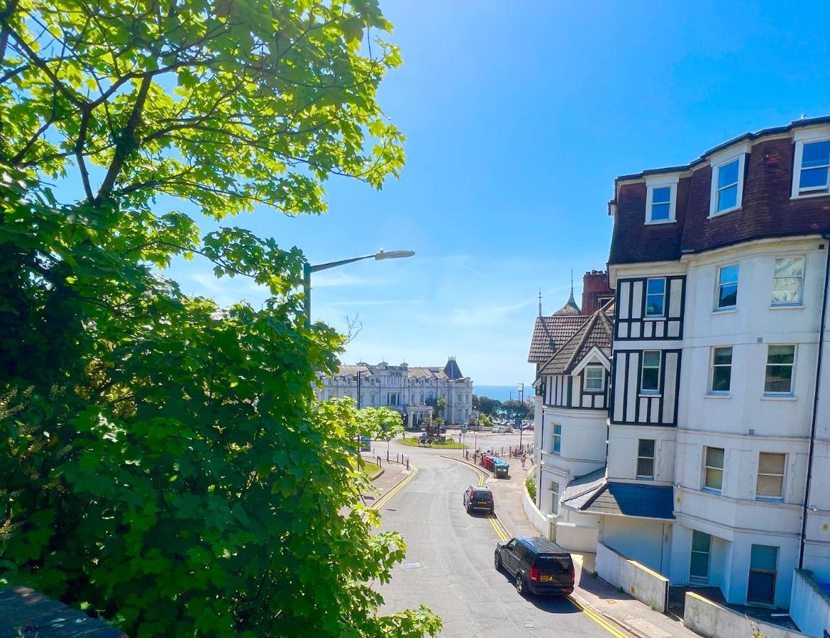 Lovely Apartment, One Minute From Bournemouth Beach And Town. Buitenkant foto